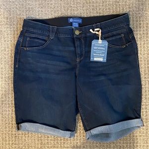 Democracy Bermuda Shorts